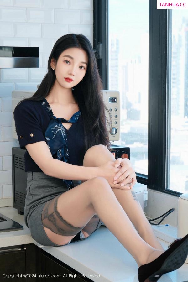  [XiuRen]高清写真图 2024.12.11 No.9580 希恬儿 丝袜美腿第10张图片